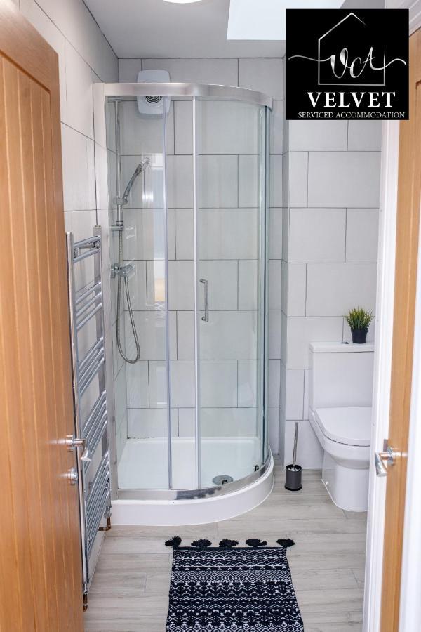 Апартаменты 1 Bed House , Free Wifi,Free Parking,Leasure,Business Суонси Экстерьер фото